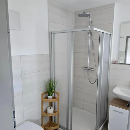 Modernes In Guter Lage Deluxe