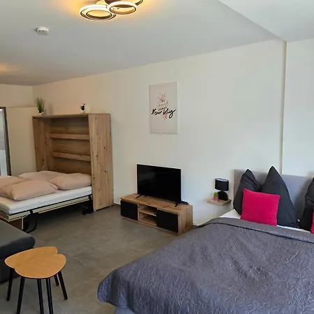 Modernes In Guter Lage Deluxe