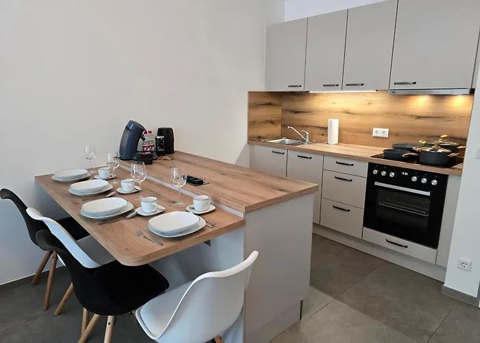 Modernes In Guter Lage Deluxe