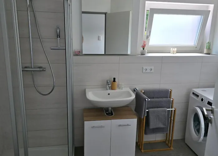 Modernes In Guter Lage Deluxe *